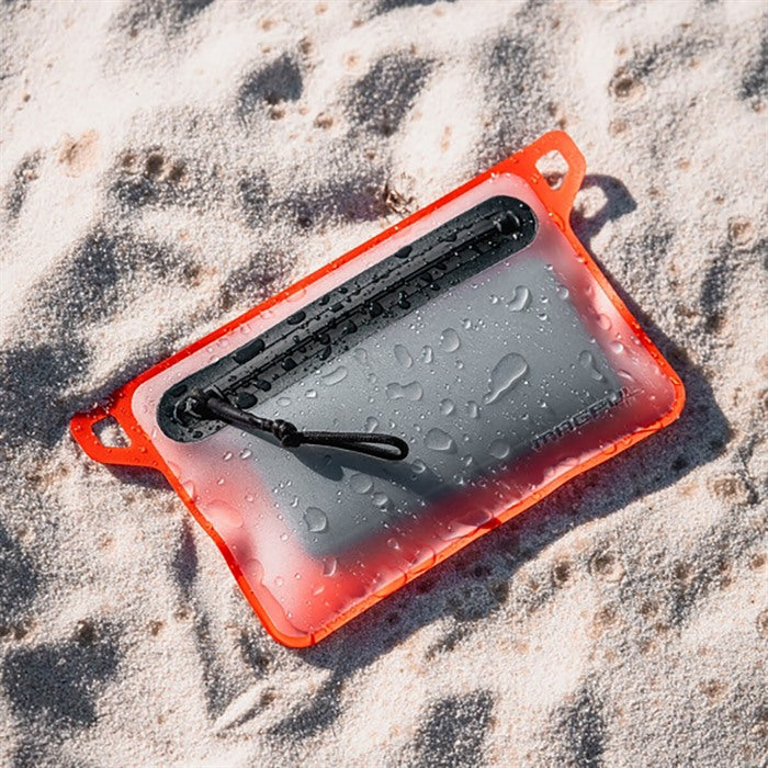 DAKA Waterproof Clear-Window Carry Pouch